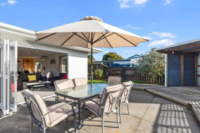 Lazy Sun Daze - Papamoa Holiday Home